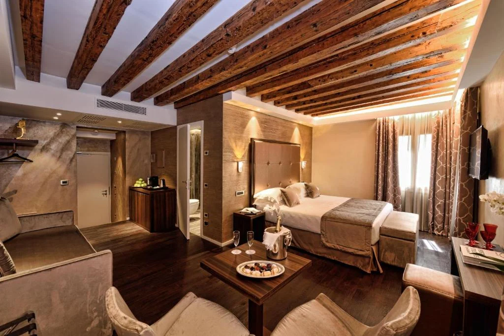 A room with exposed beams at Rosa Salva Hotel A room with exposed beams at Rosa Salva Hotel